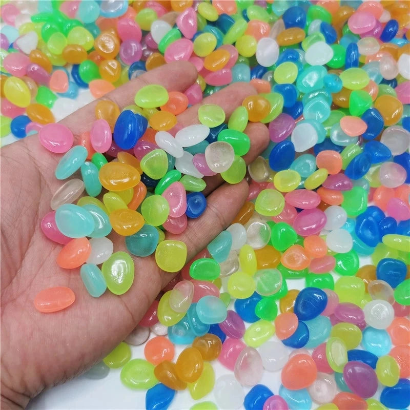 50Pcs Glow in the Dark Garden Pebbles For Sidewalk Garden Terrace Lawn Garden Patio Fish Tank Aquarium Decoration Glow Stone