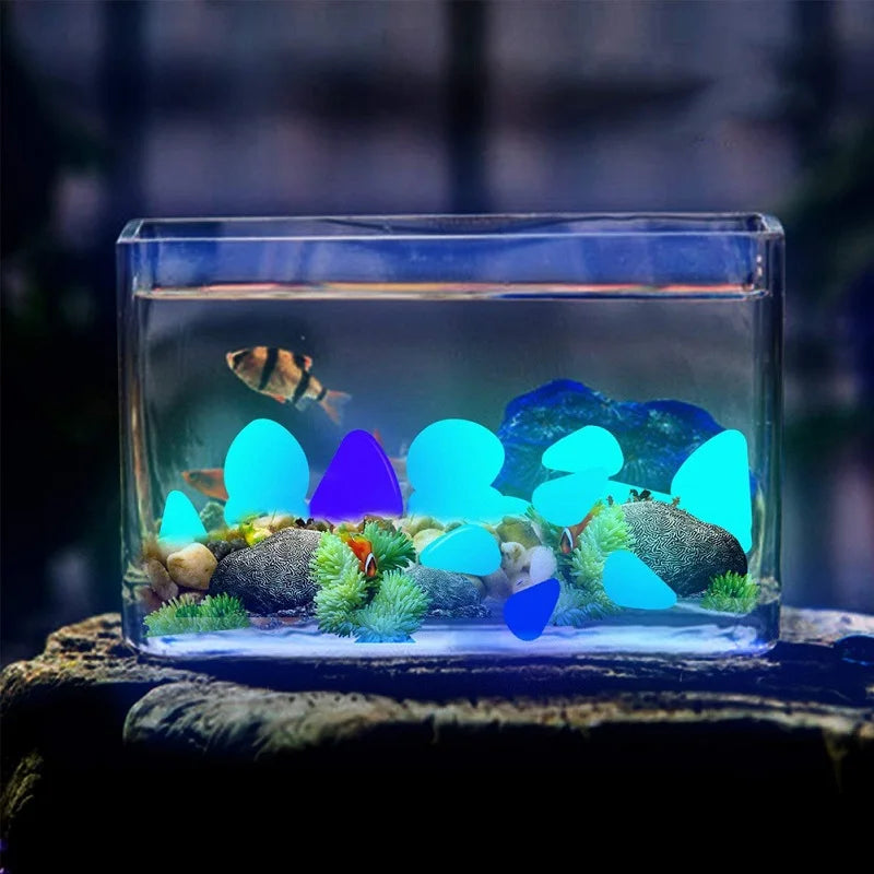 50Pcs Glow in the Dark Garden Pebbles For Sidewalk Garden Terrace Lawn Garden Patio Fish Tank Aquarium Decoration Glow Stone